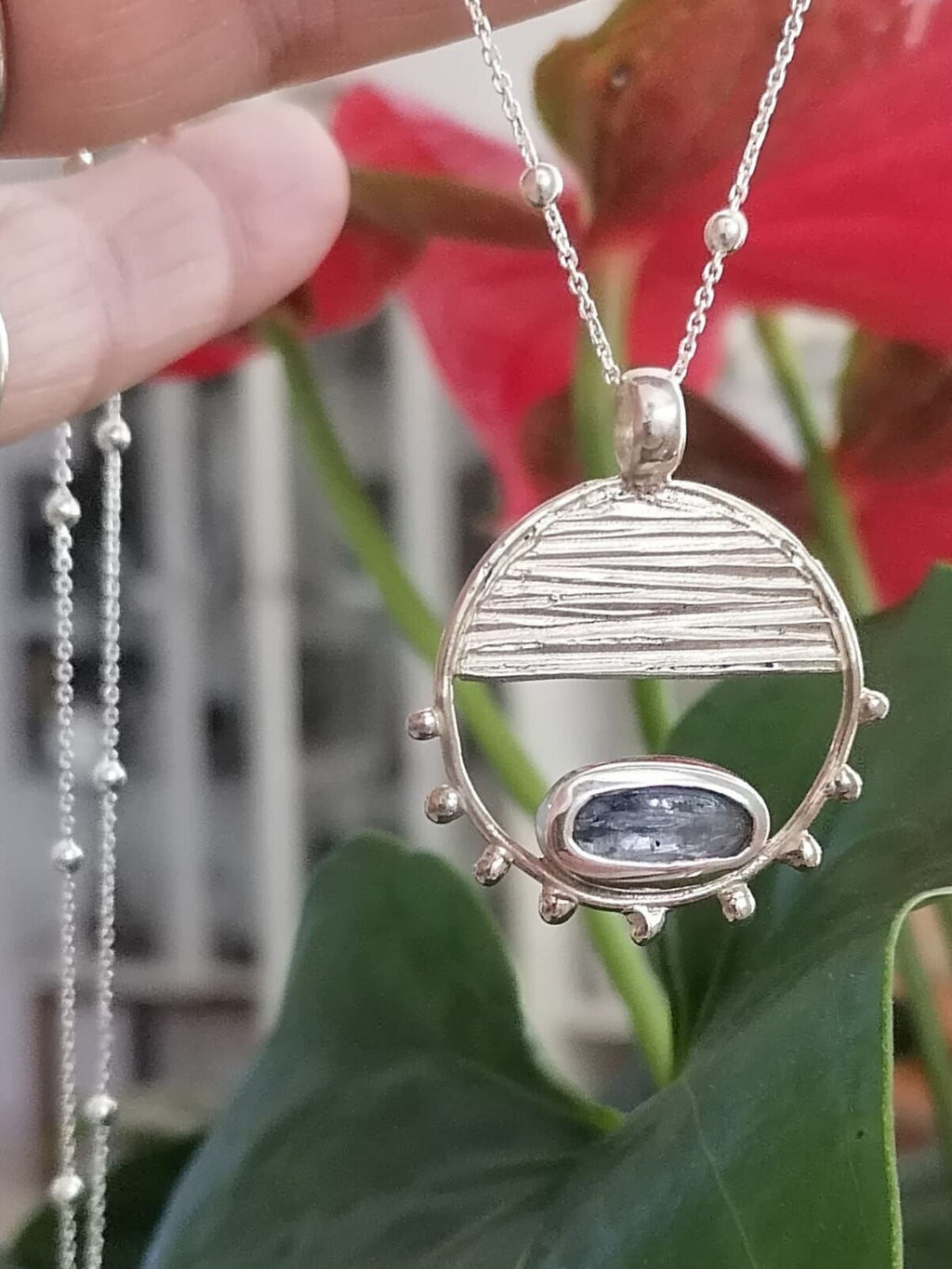 Kyanite Taşlı Slice Kolye
