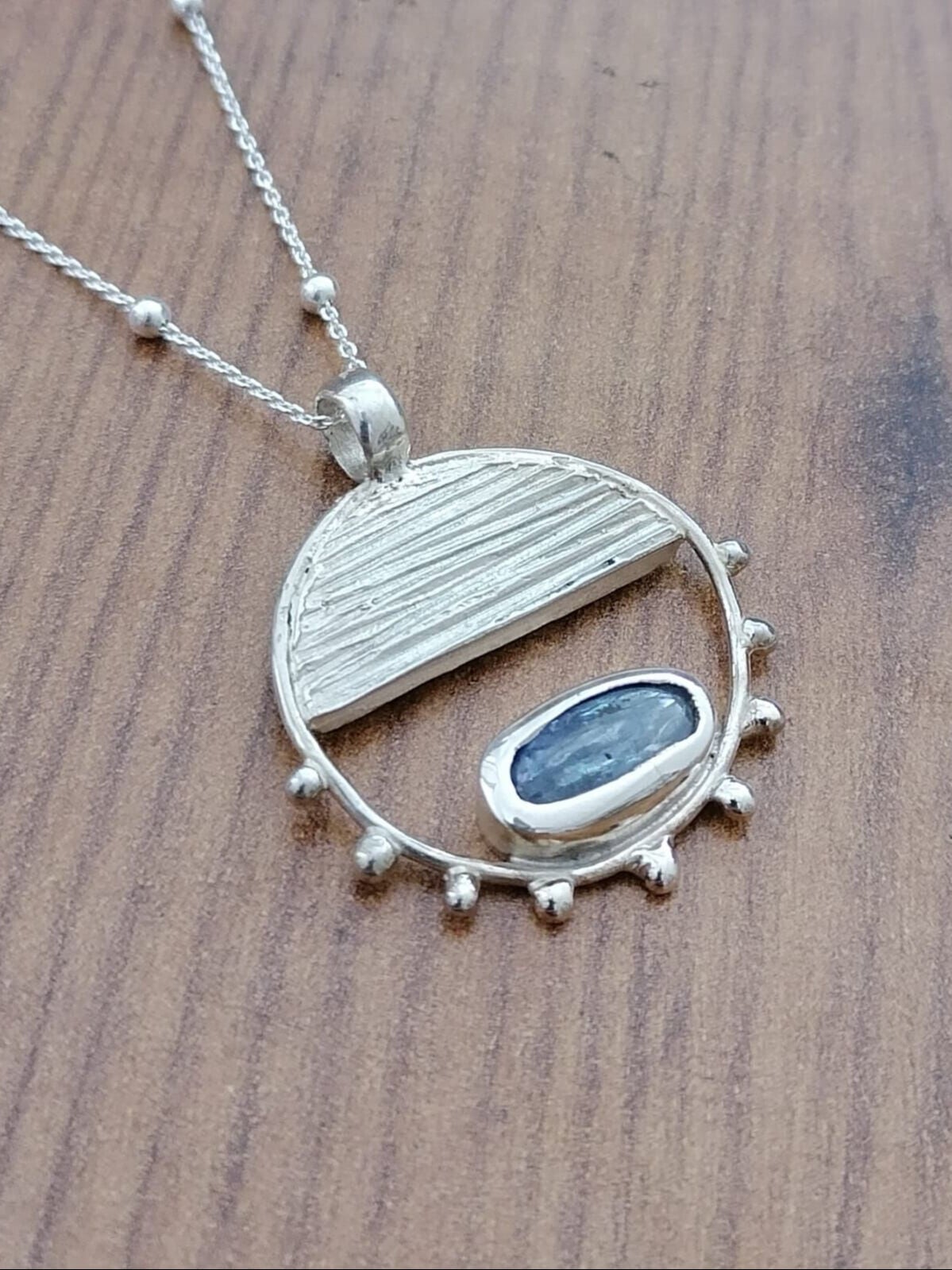 Kyanite Taşlı Slice Kolye