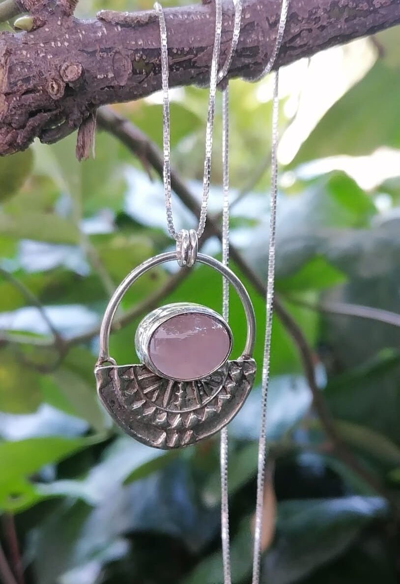 Rose Quartz Totem Kolye