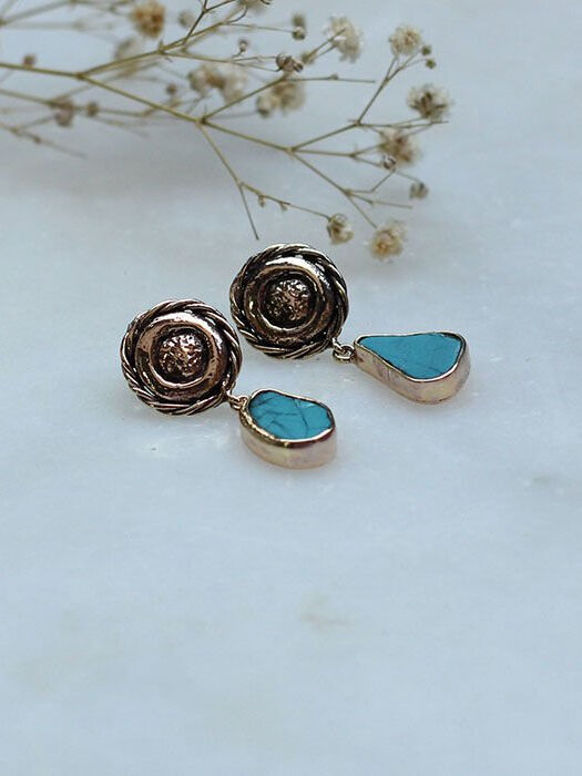 Mavi Taşlı Bronz Küpe