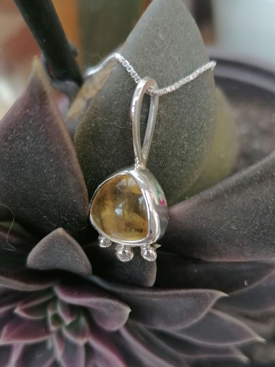 Üç Benekli Citrine Kolye