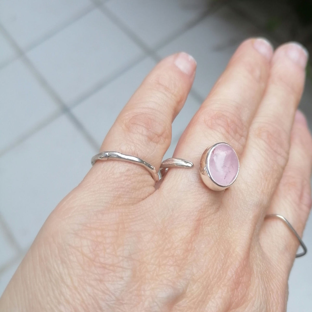 Oval Rose Quartz Gümüş Yüzük