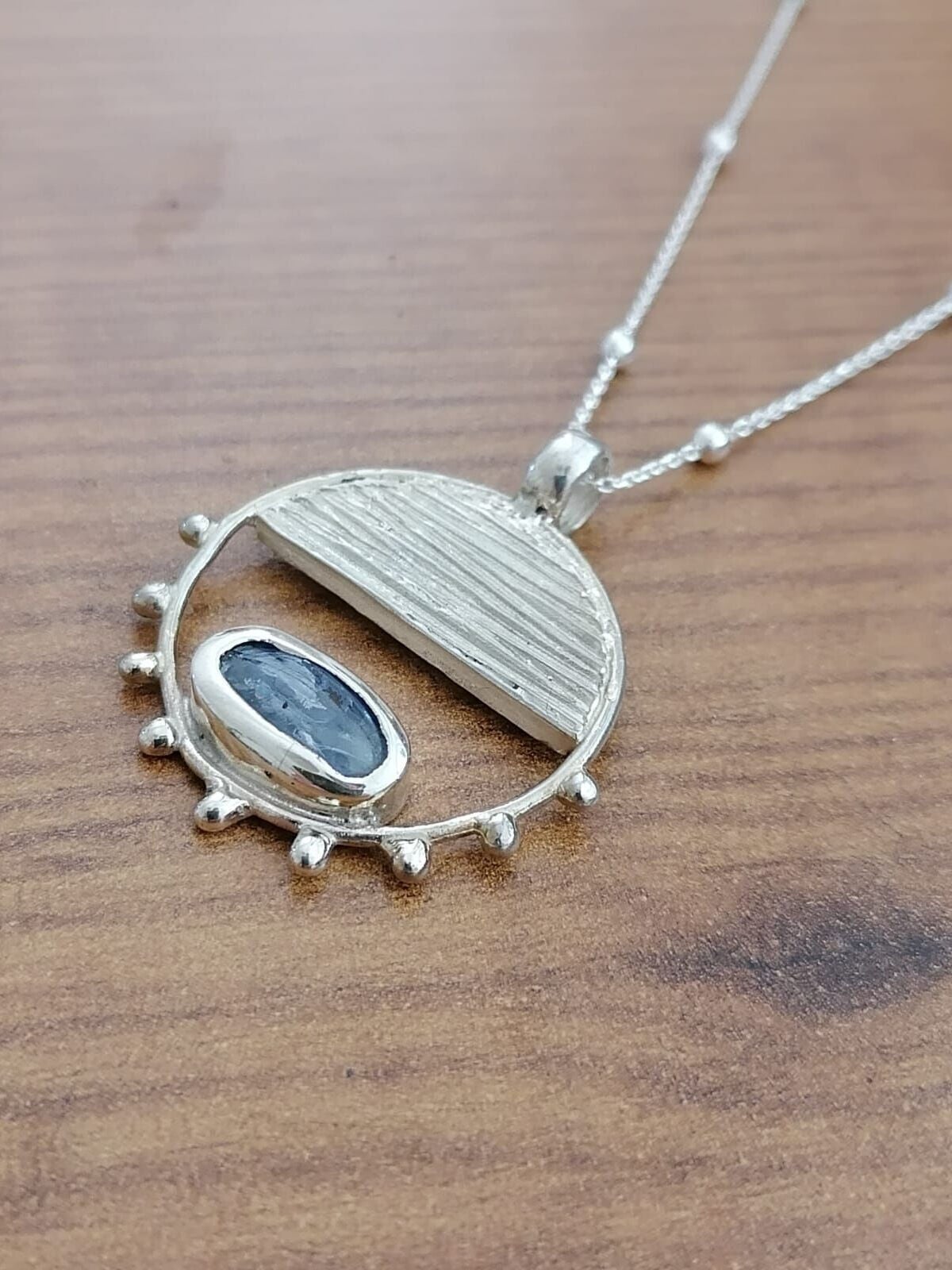 Kyanite Taşlı Slice Kolye