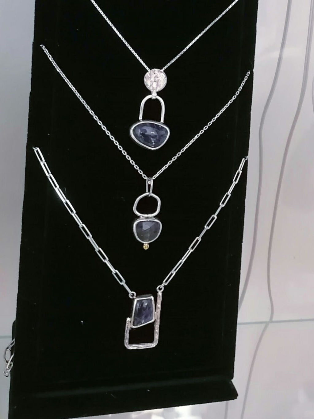 Sodalite Taşlı Dörtgen Gümüş Kolye