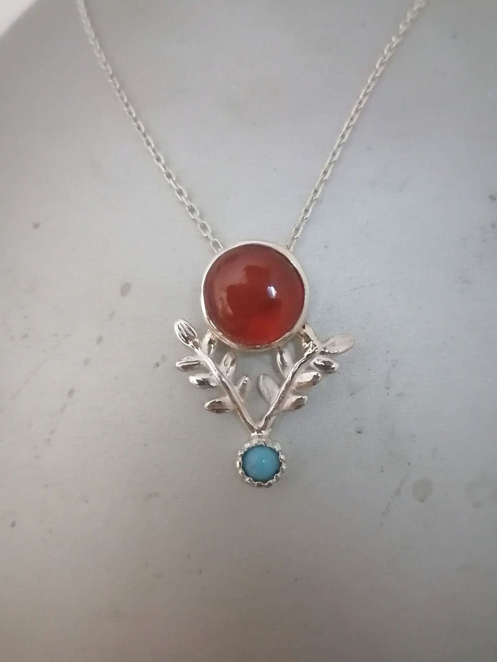 Defne ve Carnelian Gümüş Kolye