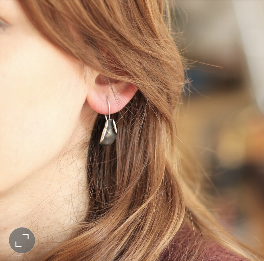 Curl Oksitli 925 Ayar Gümüş Küpe IV