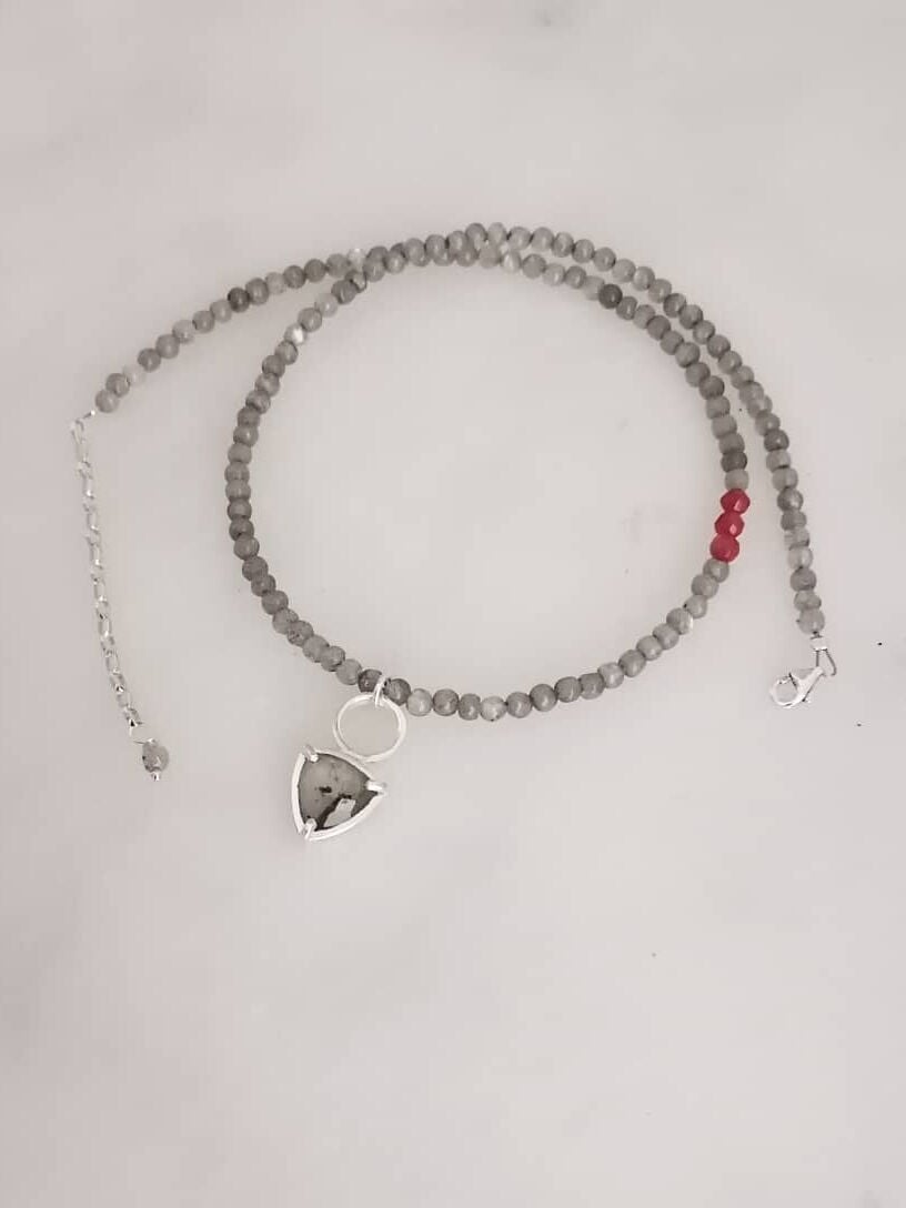 Gri Labradorit Taşlı Gümüş Kolye