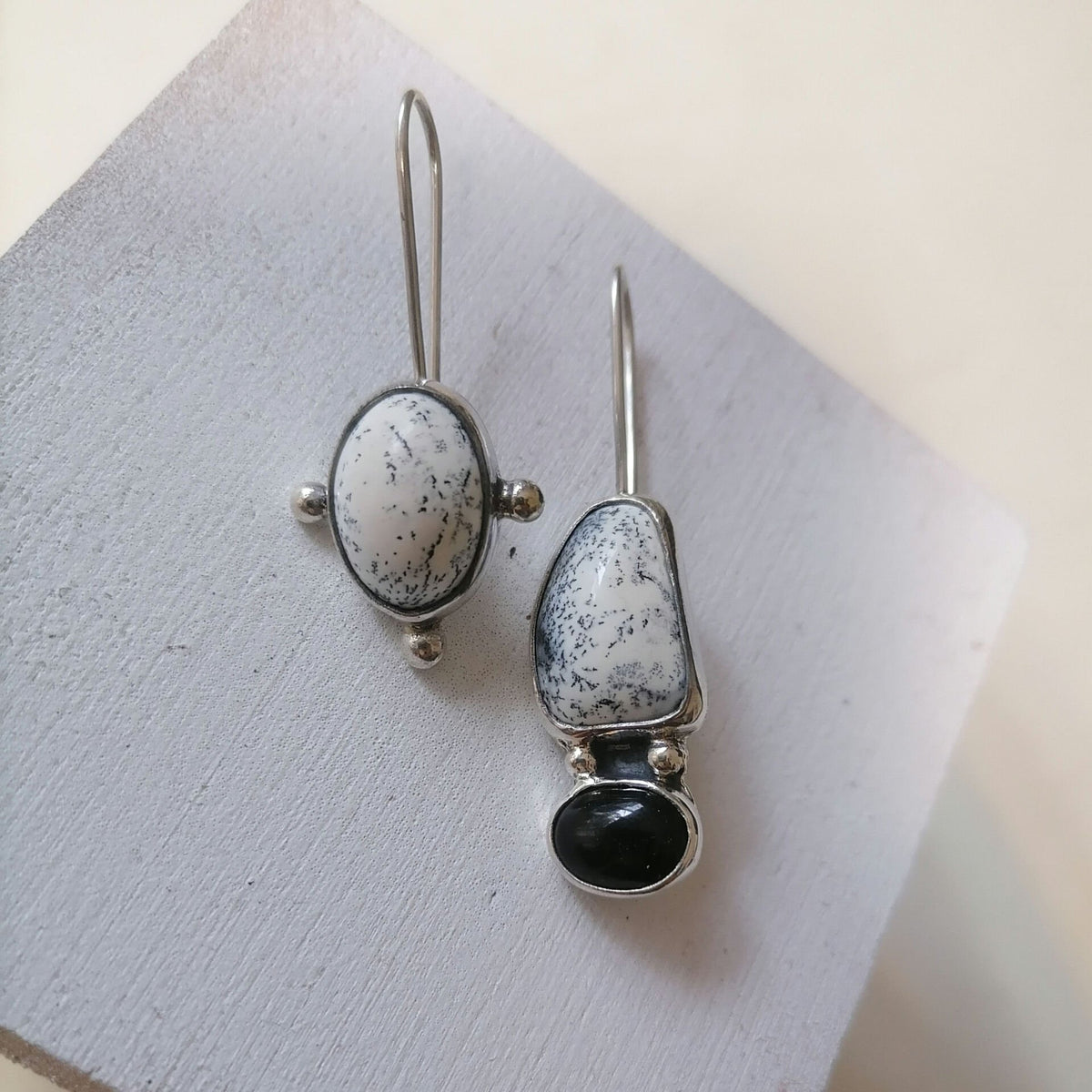 Dentritic Opal ve Onix Taşlı Gümüş Küpe