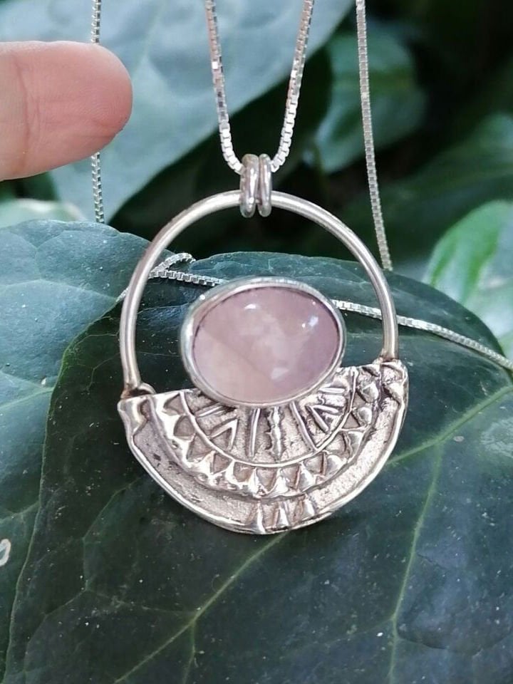 Rose Quartz Totem Kolye