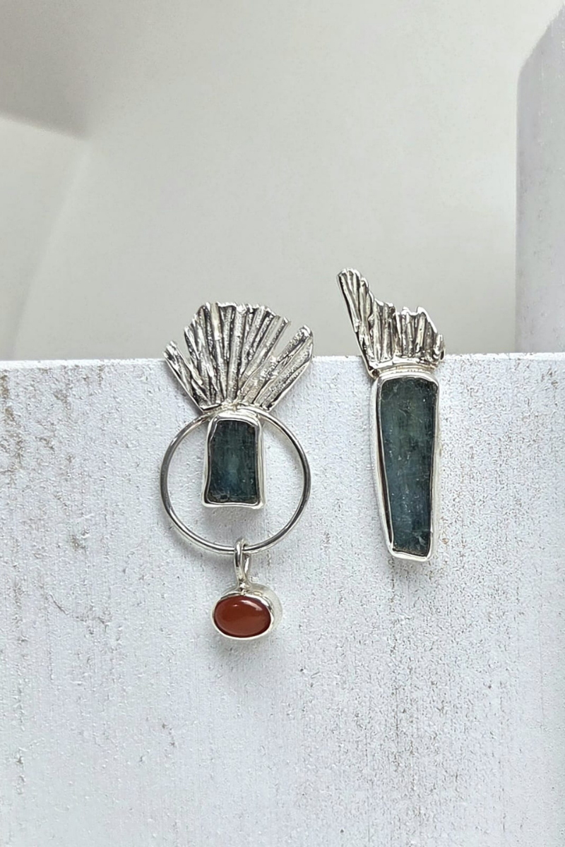 Kyanite ve Carnelian Yelpaze Gümüş Küpe