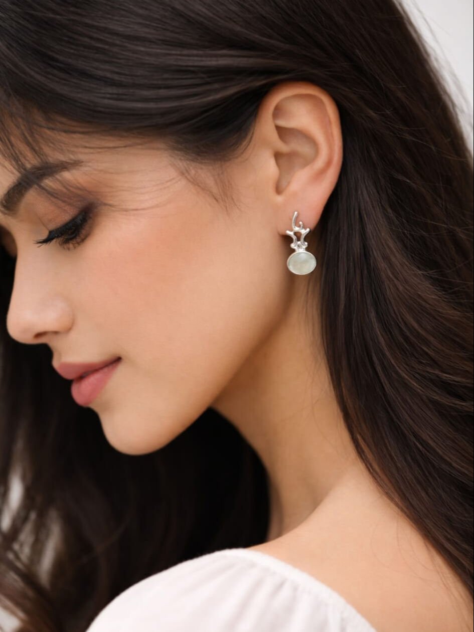 Prehnite Taşlı Pimli Gümüş Küpe